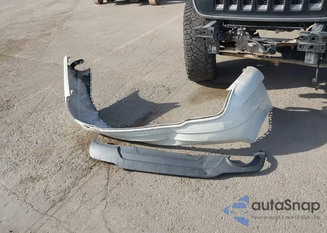 2012 Mercedes-Benz C 250 Sport z USA, uszkodzony, nr VIN WDDGF4HBXCR212565